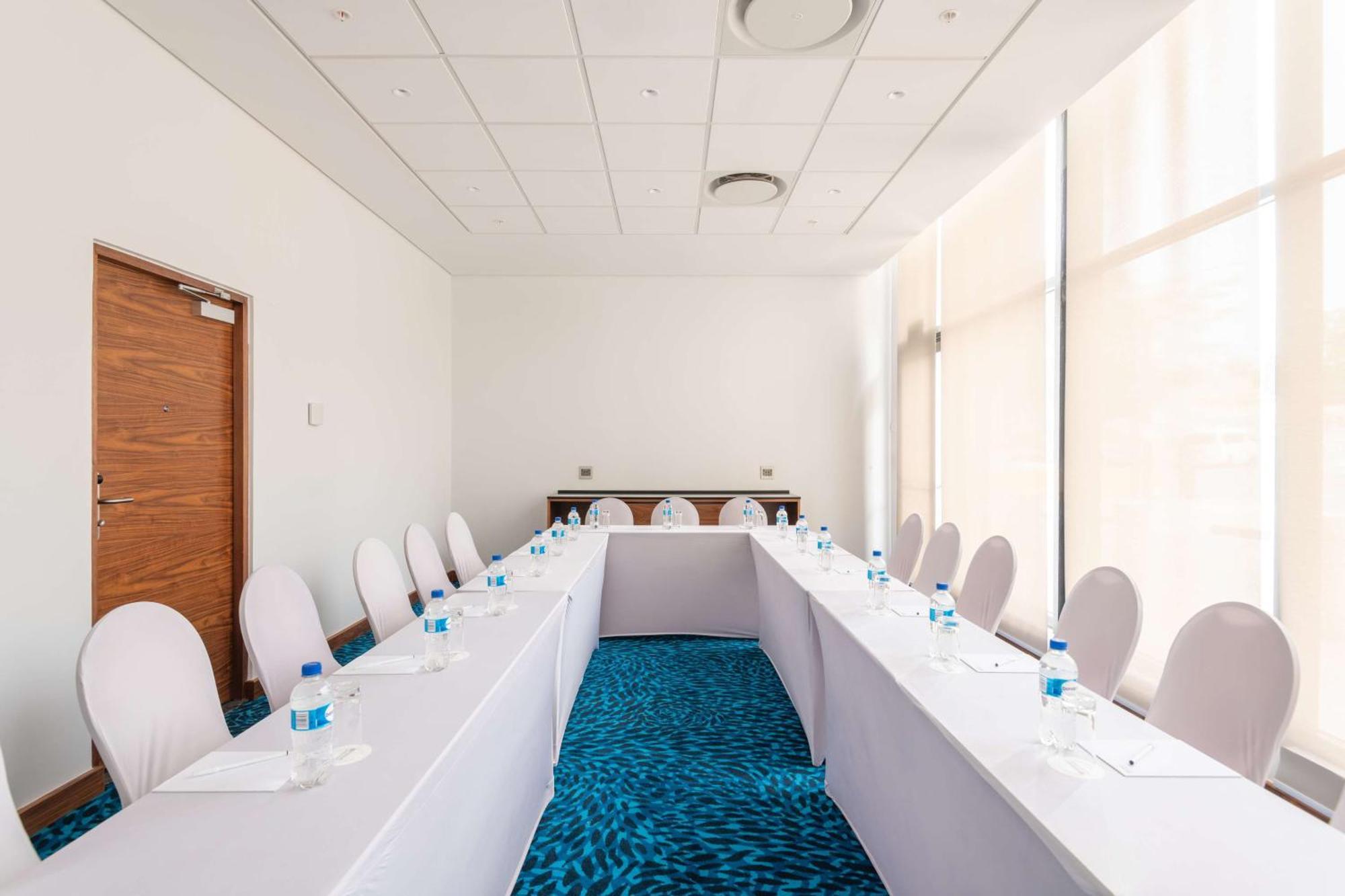 Hilton Garden Inn Windhoek Eksteriør bilde