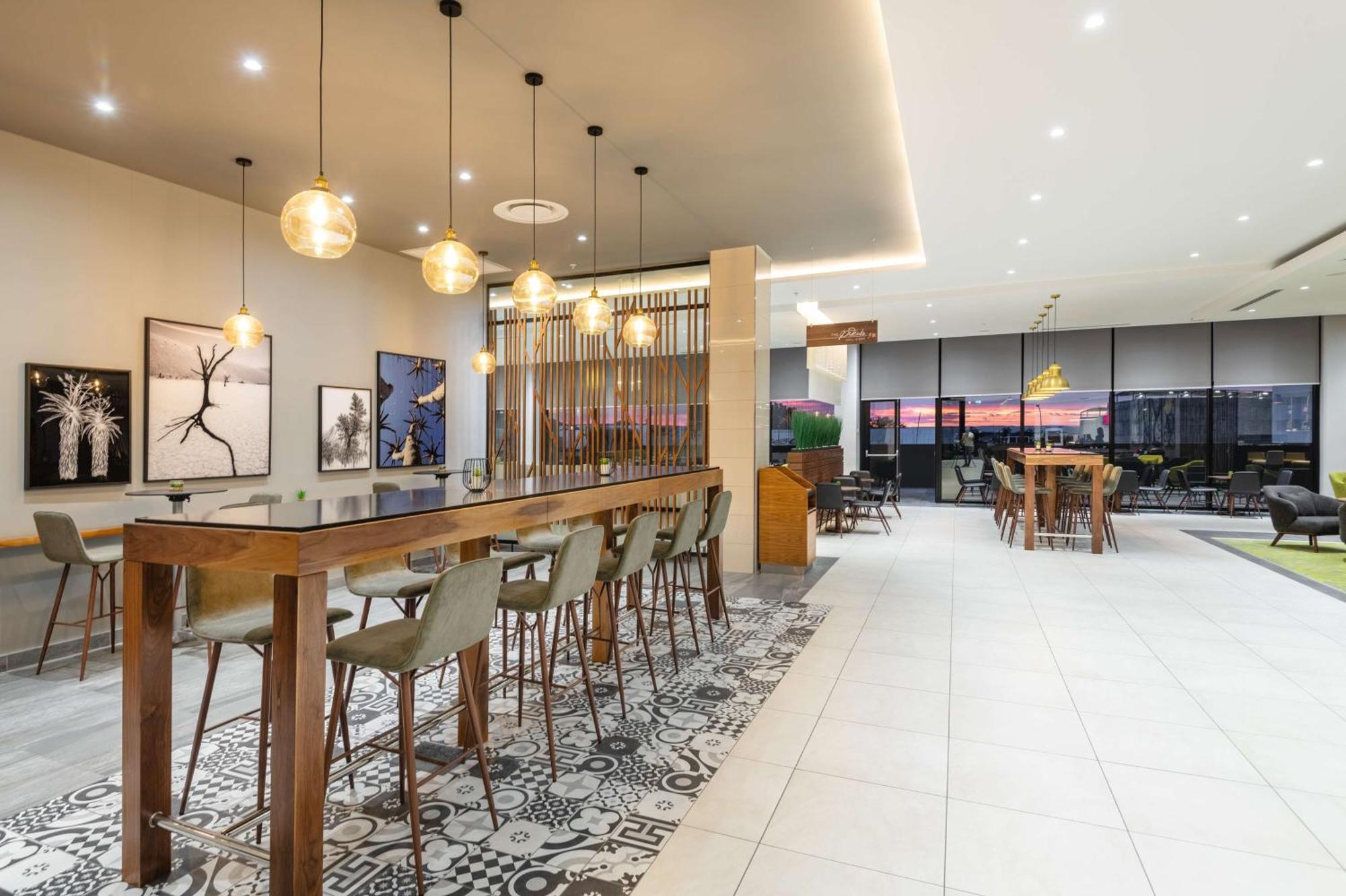 Hilton Garden Inn Windhoek Eksteriør bilde