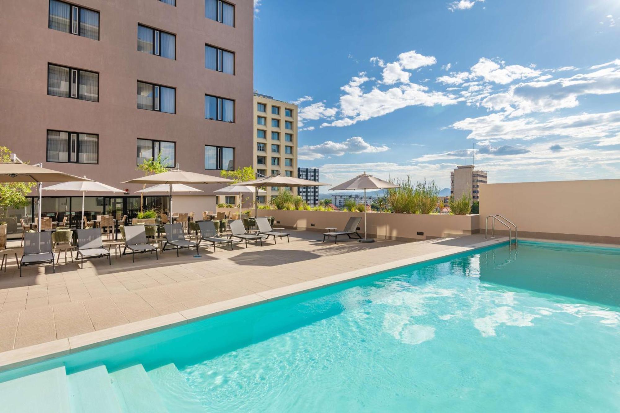 Hilton Garden Inn Windhoek Eksteriør bilde